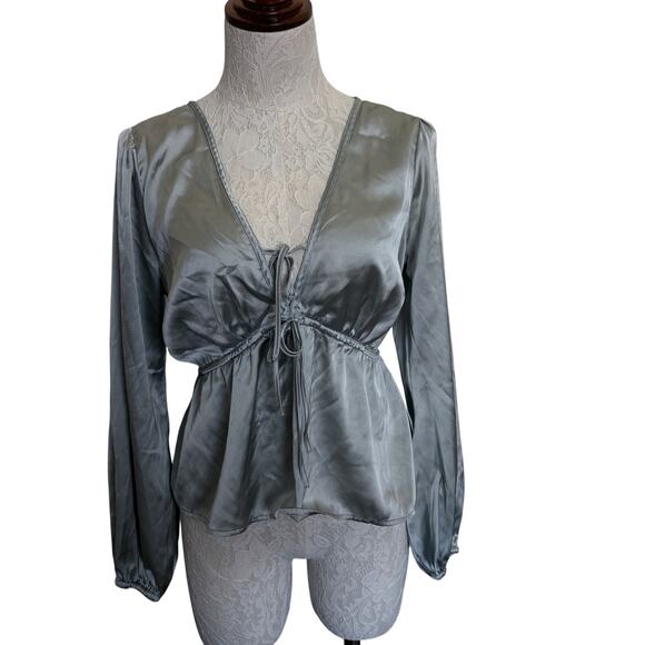 Abercrombie & Fitch Satin Blouse Tie Front Top Long Sleeve Peplum M Date Night - Picture 2 of 9